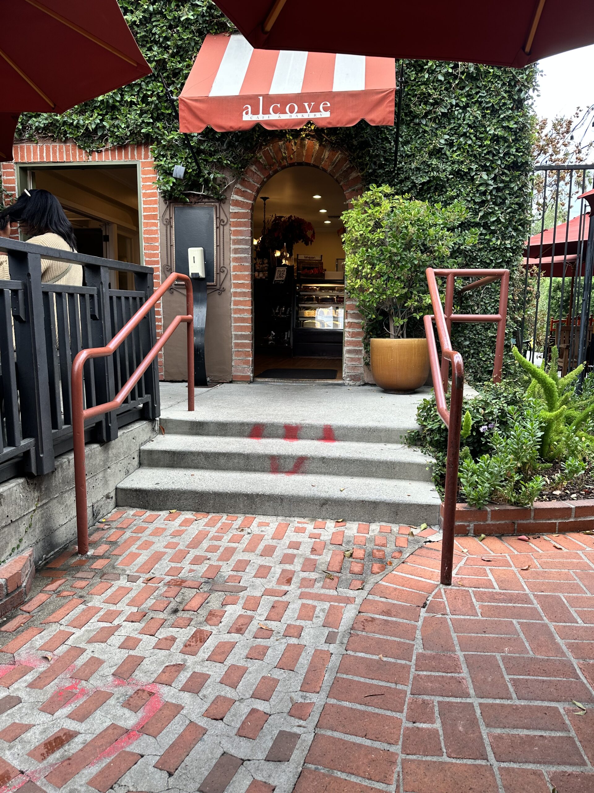 Good eats, pastries, burgers better than moms…
